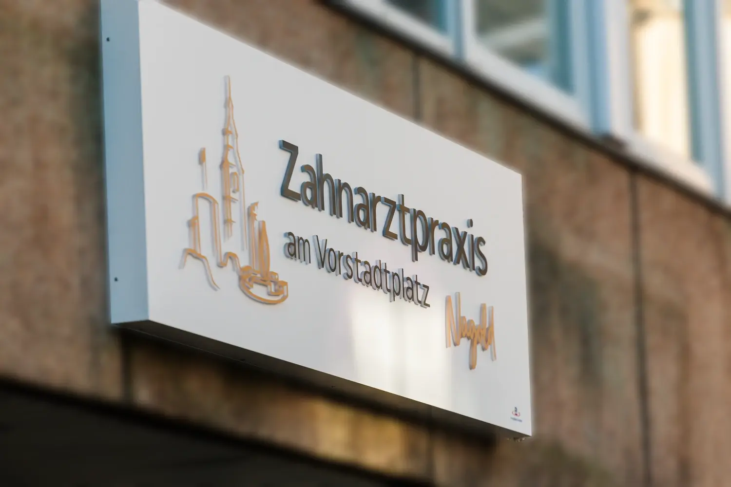 Detailaufnahme der Zahnarztpraxis am Vorstadtplatz
